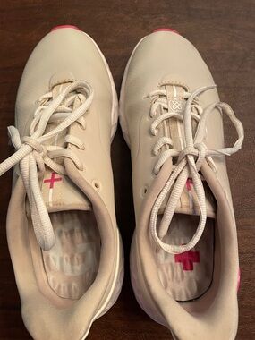 G4 women’s golf shoes